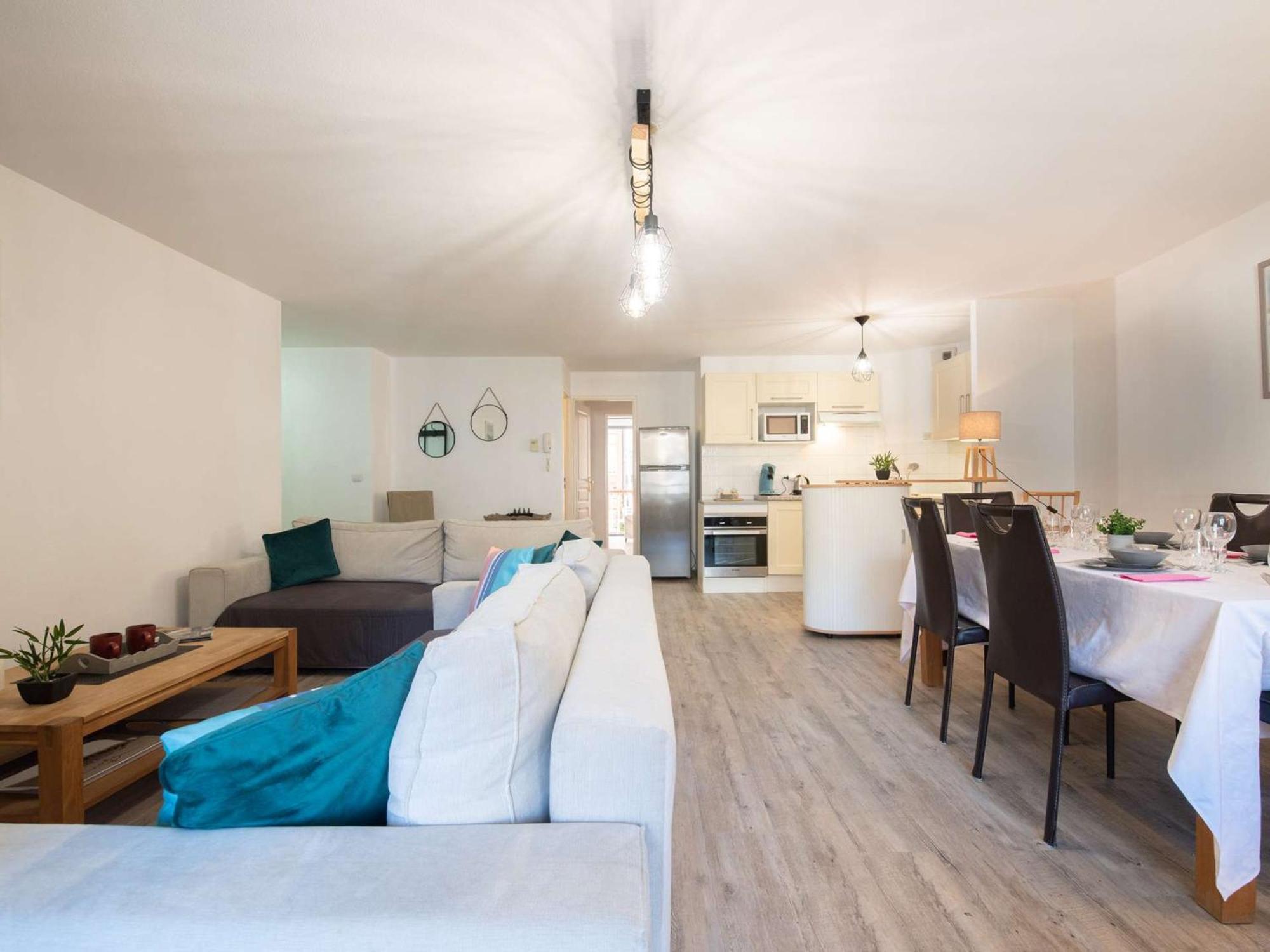 Appartement 6 Pers, Centre St-Lary, 2 Ch + Cabine, Garage, Balcon, Et Ascenseur - Fr-1-296-361 圣拉里苏朗 外观 照片